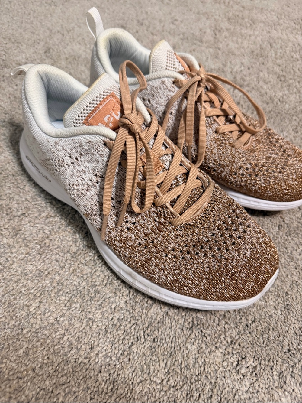 APL TechLoom Pro Women’s Running Shoes White/Rose Gold Size 8